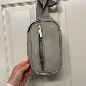 Lululemon 2L Everywhere Beltbag